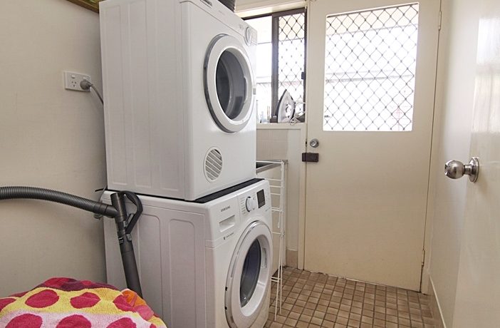 38 Dugandan - laundry