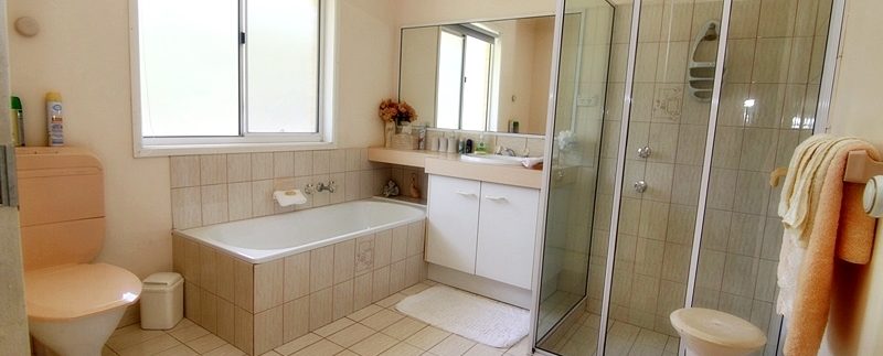 154 Alexander_Main Bathroom