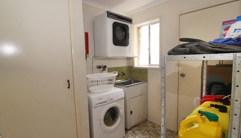 9 Jerrawa - laundry